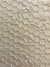 Load image into Gallery viewer, Embossed Honeycomb And Bee Rolling Pin – Pottery &Baking