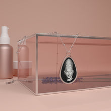 Load image into Gallery viewer, Athena Oval Necklace