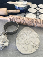 Load image into Gallery viewer, Textured Poppies Rolling Pin Horizontal Pottery&amp;Baking
