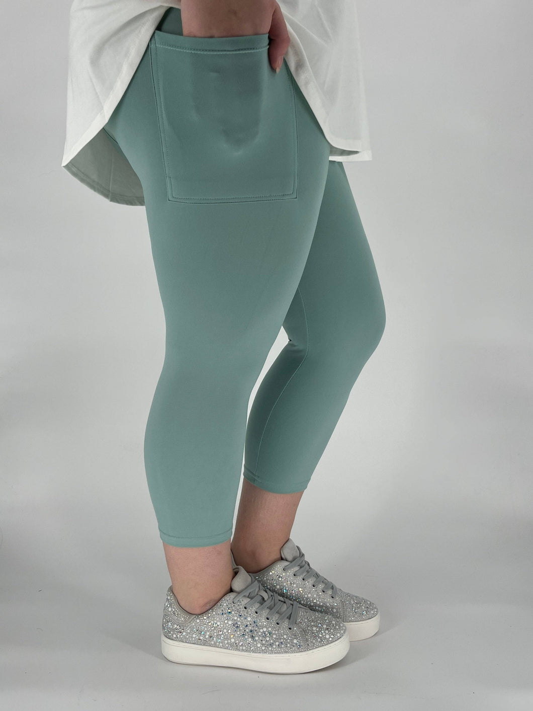 Spring Green Capri w/ Pockets: TC2