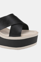 Load image into Gallery viewer, Weeboo Cherish The Moments Contrast Platform Sandals in Black
