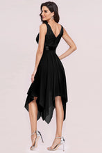 Load image into Gallery viewer, Black Sleeveless Handkerchief Hem Spliced Lace Dress
