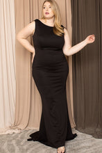 Load image into Gallery viewer, Plus Size Ruffle Draped Tail Maxi Dress
