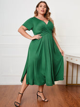 Load image into Gallery viewer, Plus Size Short Sleeve Surplice Neck Midi Dress
